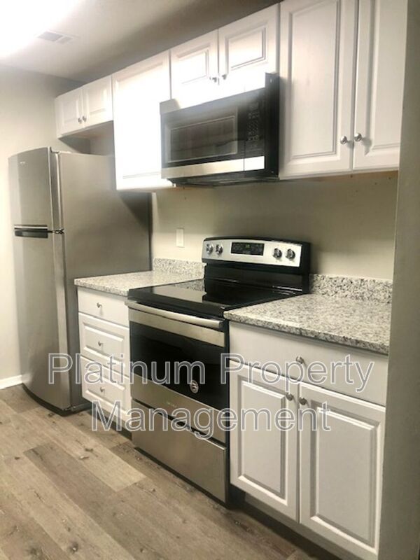 Building Photo - 5557 Mountain Springs Cir