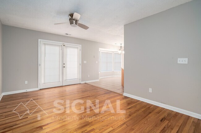Foto del edificio - 4811 Mariana St N