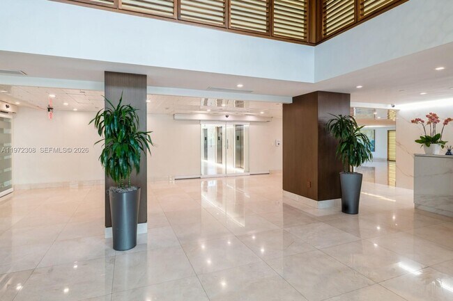 Foto del edificio - 540 Brickell Key Dr