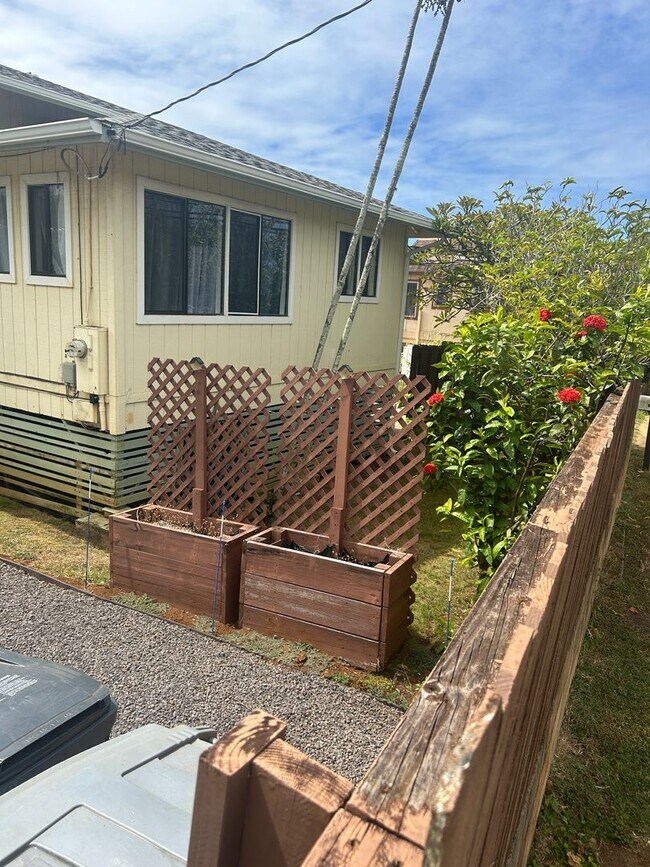 Foto del edificio - 3bd / 2ba Duplex Unit – Poipu Rd – Pet Friendly