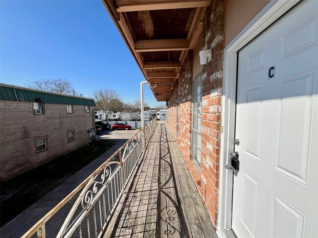 Foto del edificio - 1042 W Village Ct