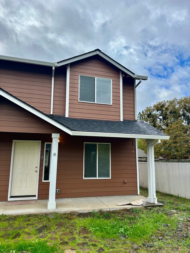 Foto principal - 297 Sowell Dr