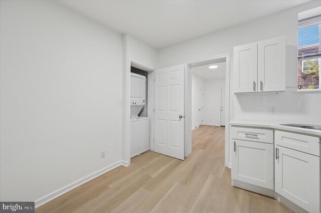 Building Photo - 1452 N 56th St