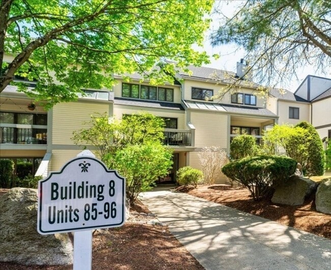 Building Photo - 1100 Salem St