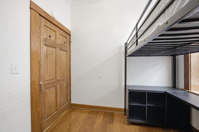 Foto del edificio - 823 McCallie Ave