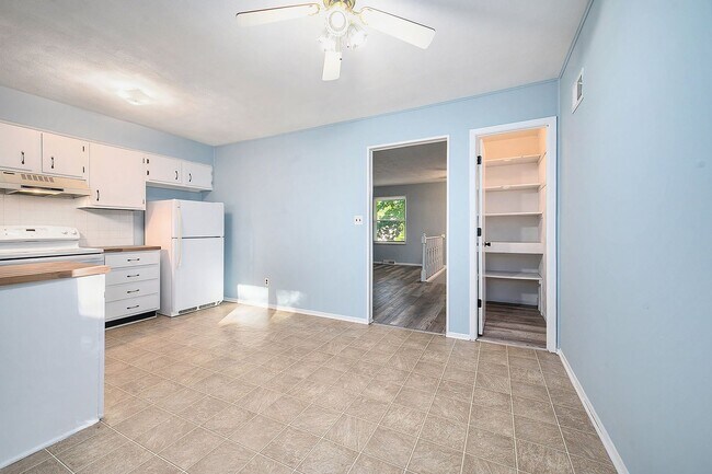 Foto del edificio - 2825 Tepee Ave