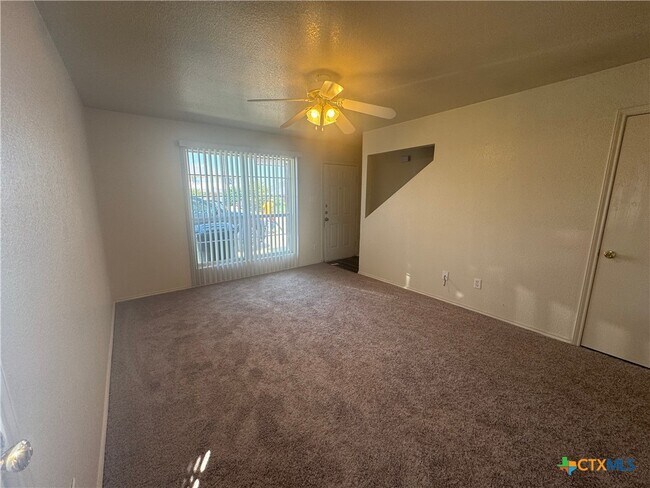 Building Photo - 4200 Alan Kent Dr
