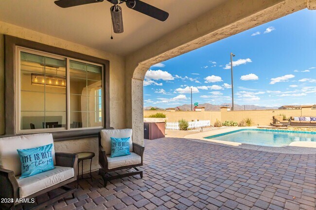 Foto del edificio - 15355 S 182nd Ln