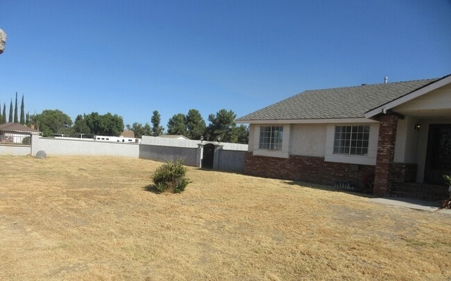 Building Photo - 29790 Cadena Dr