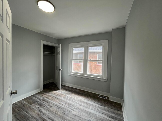 Building Photo - 1287 Sullivant Ave