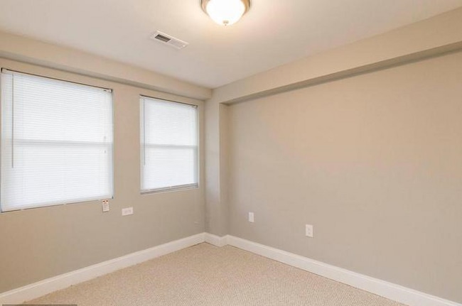 Building Photo - 521 Powhatan Pl NW