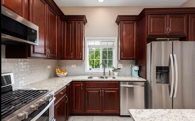 Building Photo - 2812 Packford Ln