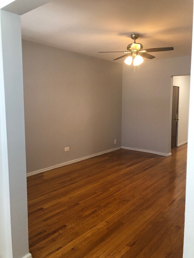 Living Room - 4451 N Drake Ave