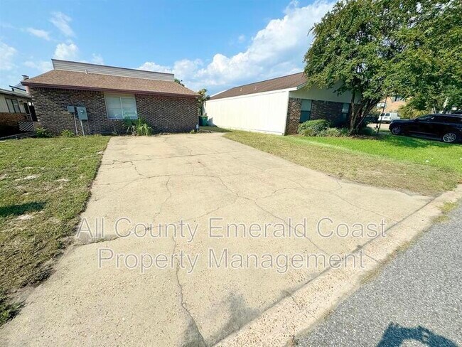 Building Photo - 163 Bent Arrow Dr