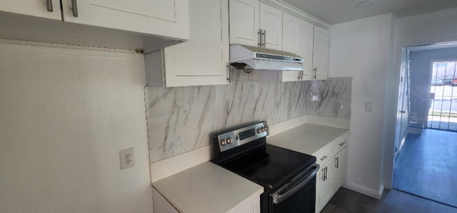 Foto del edificio - 402 N Alhambra Ave