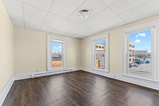 Foto del edificio - 211 Otter Ave