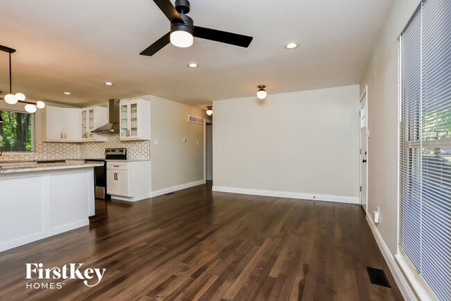 Building Photo - 119 Bramblewood Dr