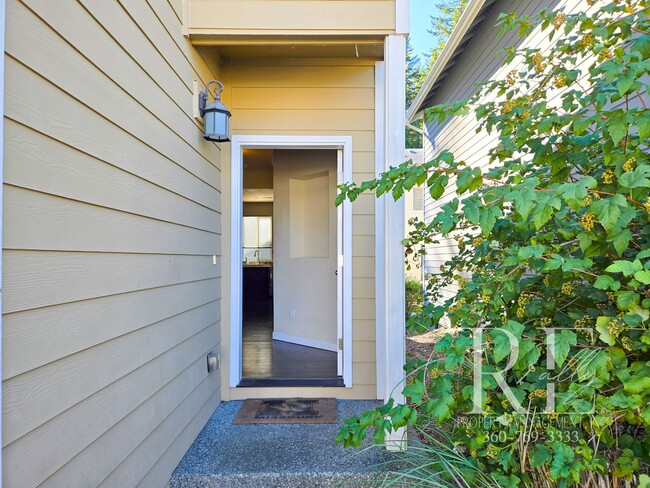 Building Photo - Effortless Elegance in Caldart Heights, Po...