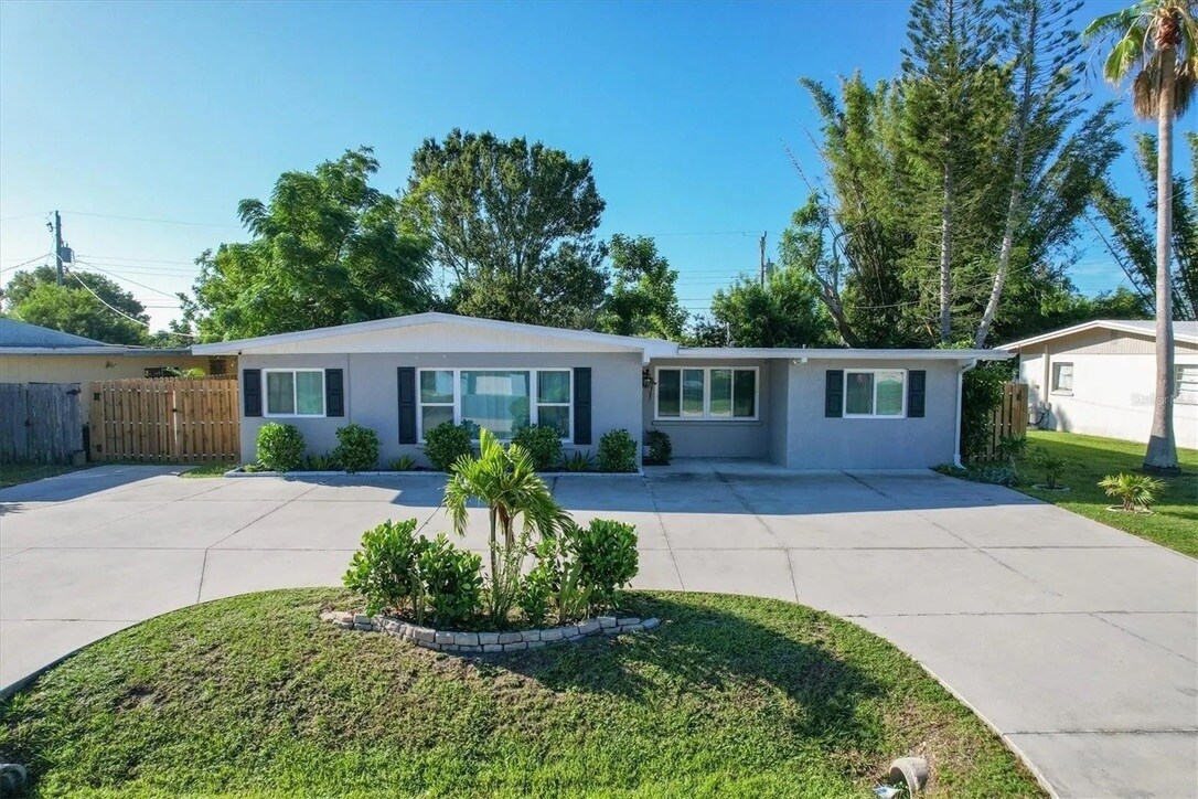 Primary Photo - 256 Hillview Rd