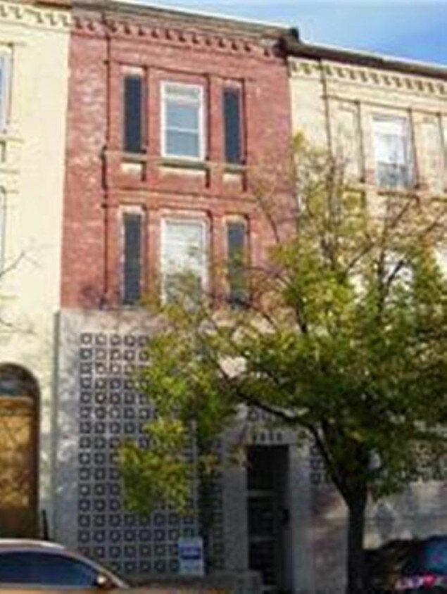 Primary Photo - 2227 Saint Paul St