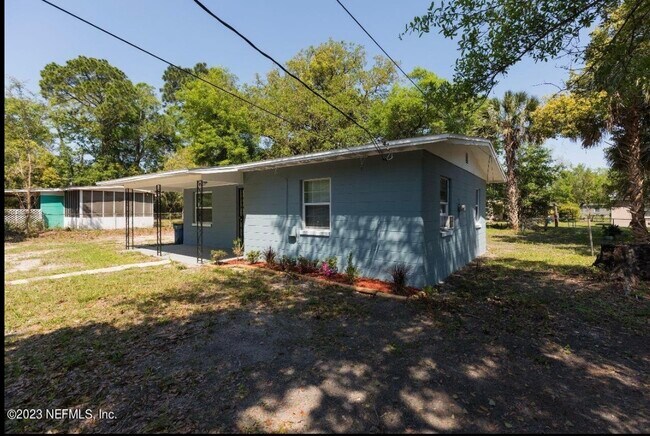 Building Photo - 2513 Spirea St