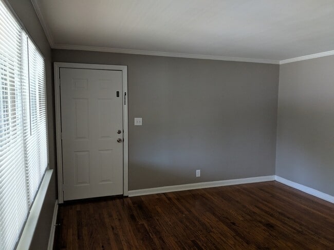 Building Photo - 44 Thackery Pl