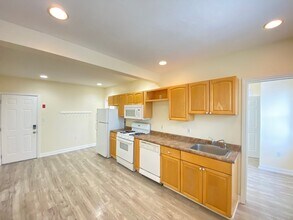Building Photo - 289 Merrimack St