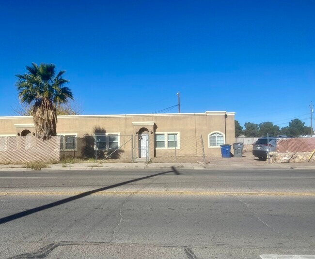 Building Photo - 601 Lomaland Dr