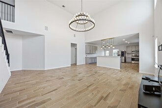 Building Photo - 2402 Mount Dana Dr