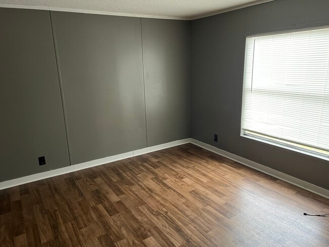 Foto del edificio - Chris McG 744