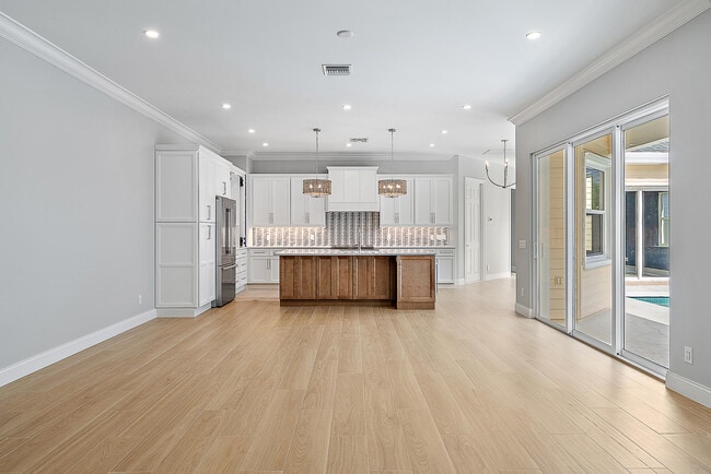 Building Photo - 248 Honeysuckle Dr