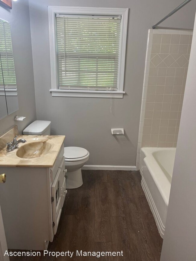 Building Photo - 2 br, 1 bath House - 5638 N Lewis Ave