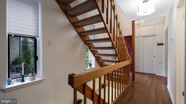 Foto del edificio - 20 Oakmont Pl
