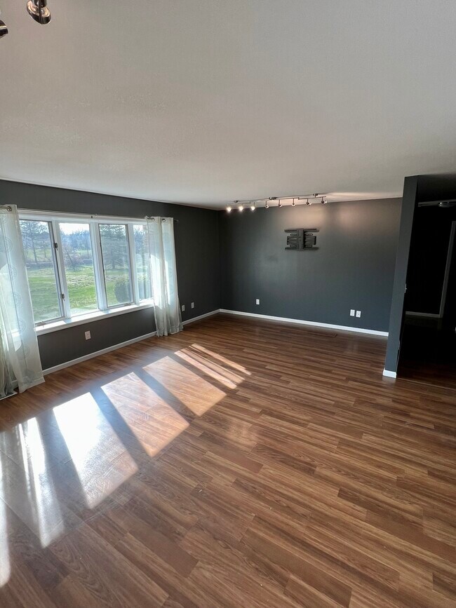 Building Photo - 5249 Shoshone Trail