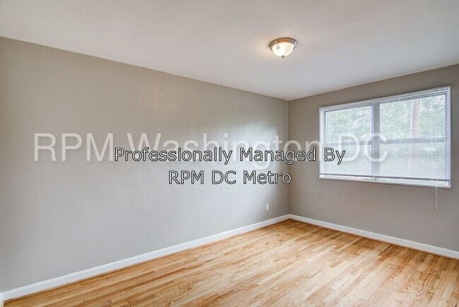 Foto del edificio - 6112 Eastern Ave NE