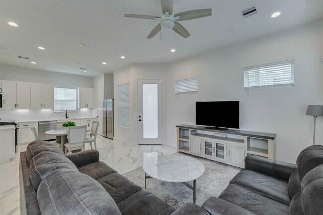 Foto del edificio - 5705 Elysian St