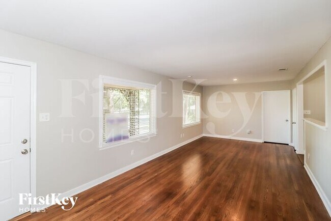 Foto del edificio - 4205 Charleswood Rd