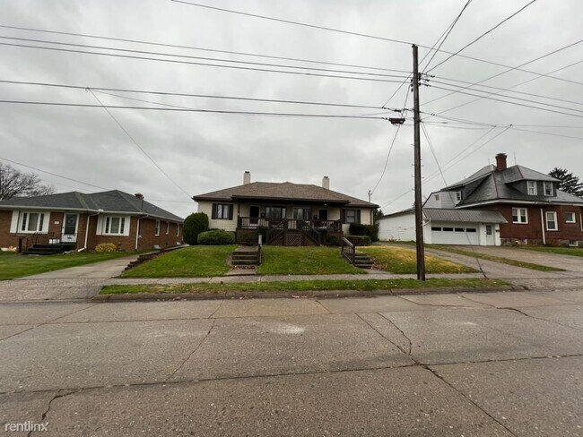 Building Photo - 2 br, 1 bath Duplex - 1215 West 33rd Stree...