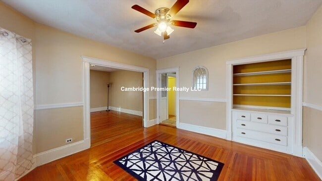 Building Photo - 361 Fellsway W