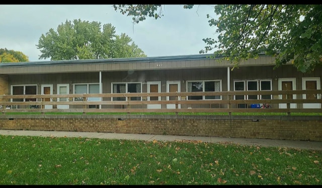 Building Photo - Rowland