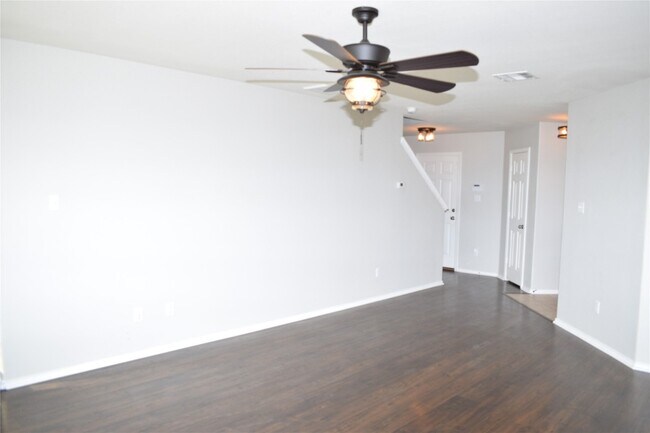 Foto del edificio - 375 Housefinch Loop