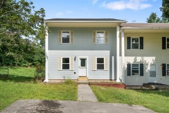 Building Photo - 385 Warren St