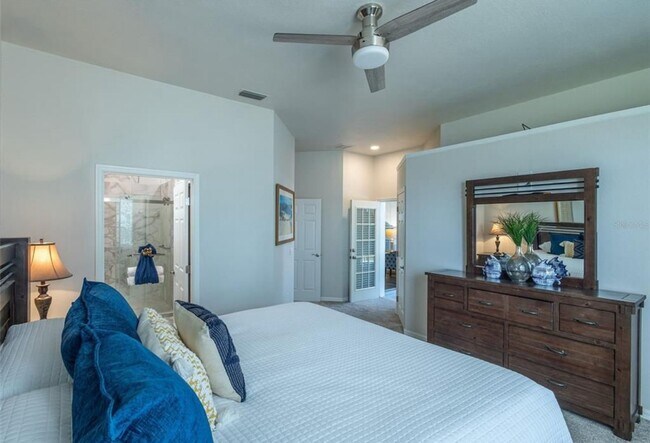 Building Photo - Bungalow in the Harbor Hills Country Club