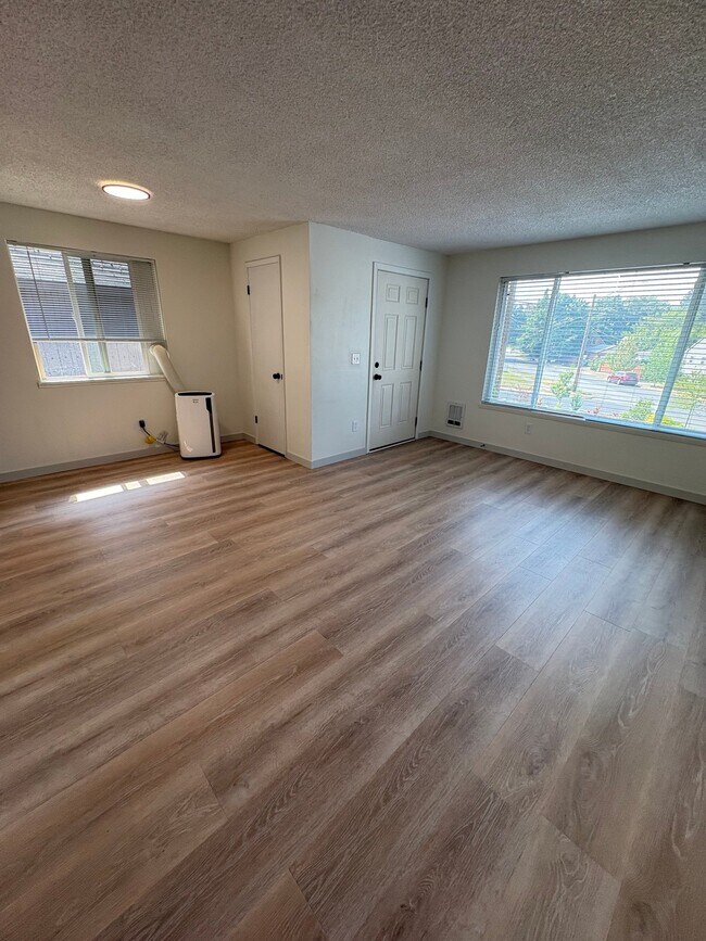 Foto del edificio - 102 W Cora Ave