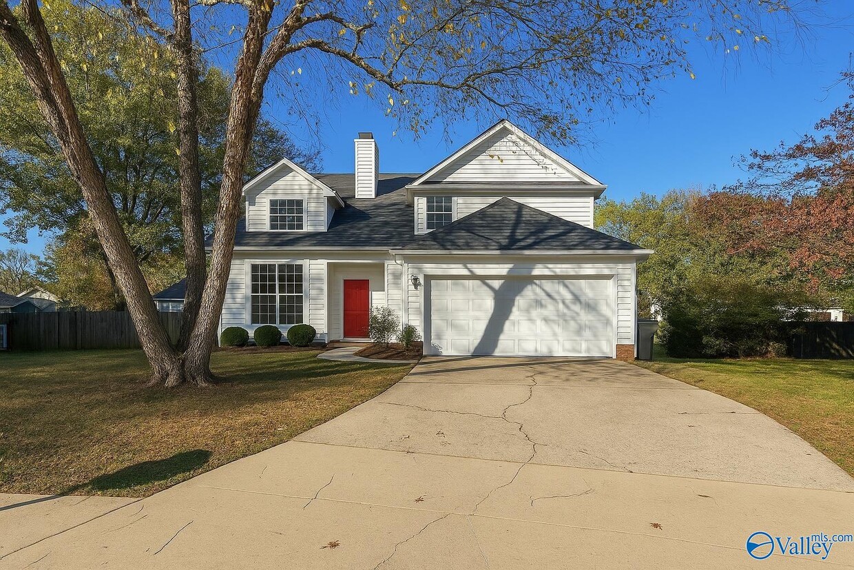 Foto principal - 109 Highwood Ct