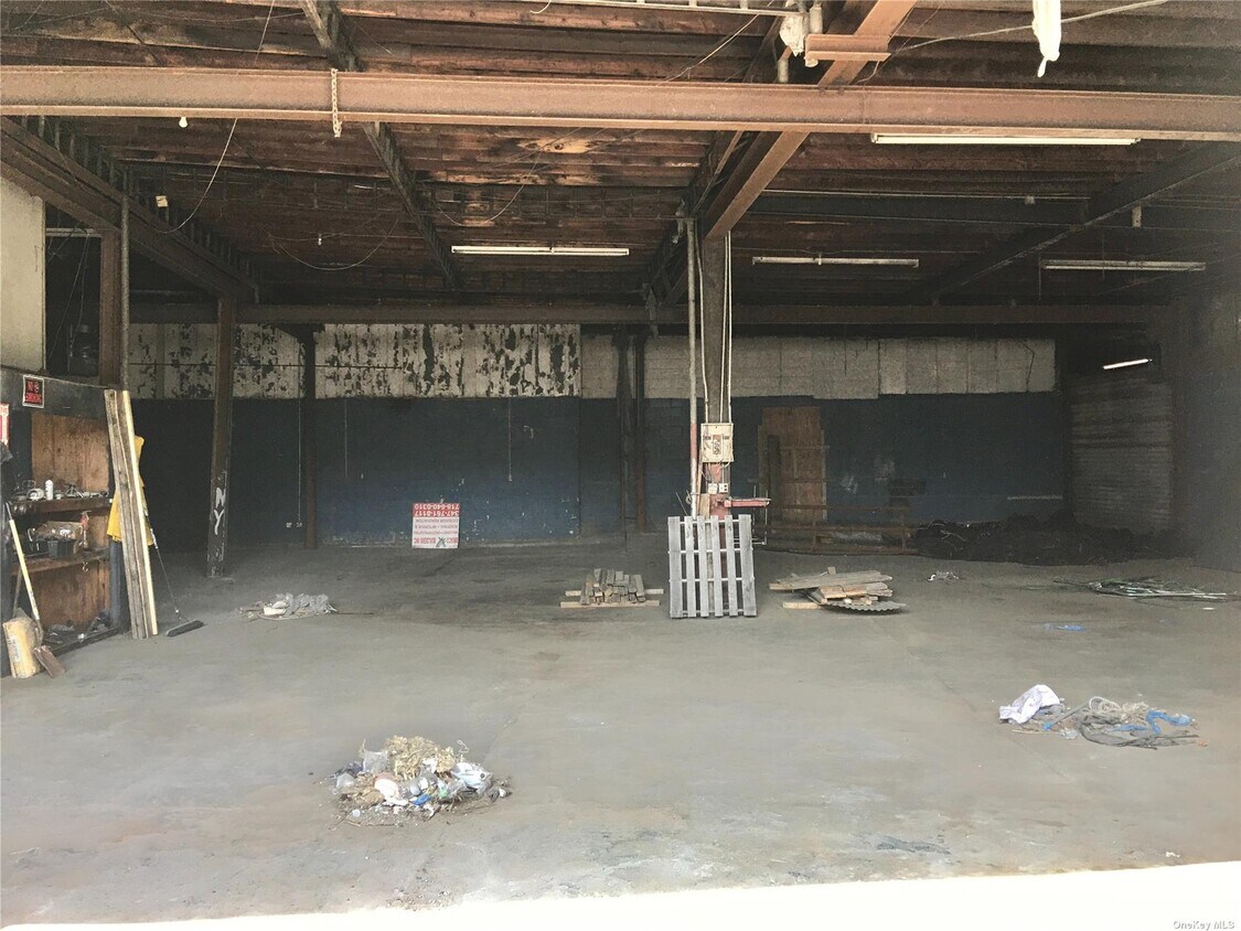 Foto del edificio - 159-17 Meyer Ave