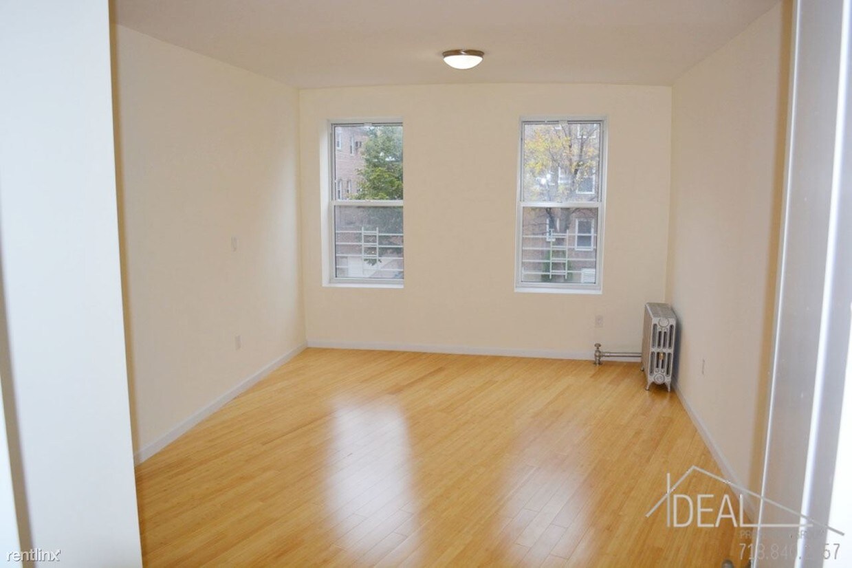 Foto principal - 55 Dahill Rd