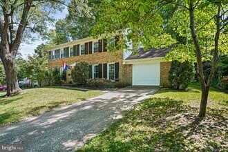 Building Photo - 6117 Larstan Dr