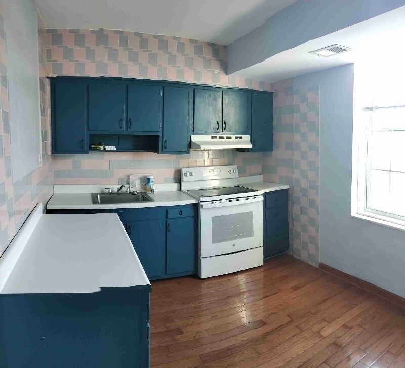 Primary Photo - 1306 Tasker St