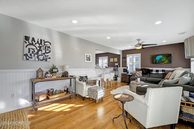 Building Photo - 515 Stone Harbor Ave
